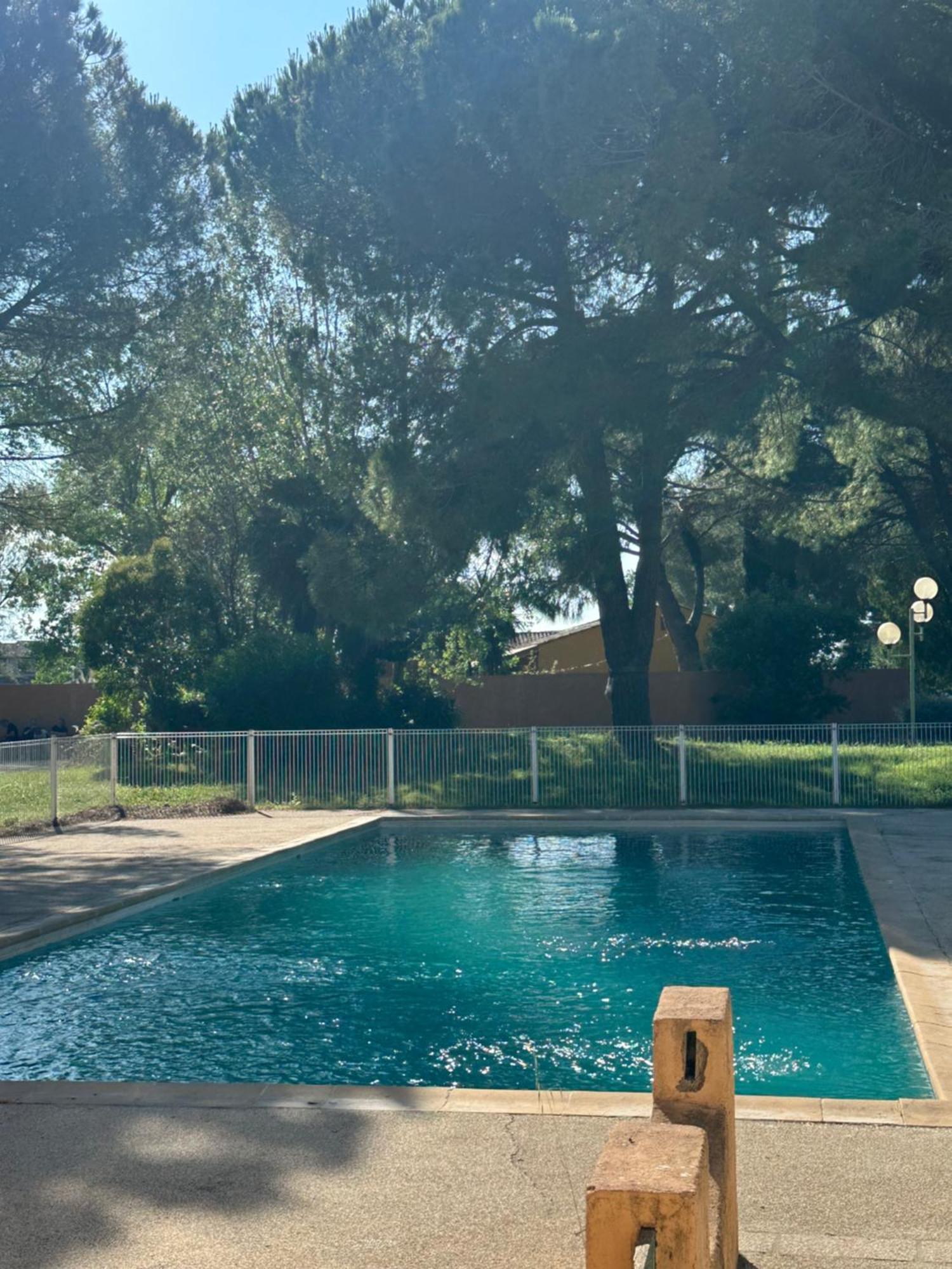 Nid Douillet Avec Terrasse Au Calme Διαμέρισμα Αρλ Εξωτερικό φωτογραφία